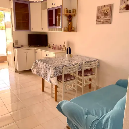 아파트 A 100 M Dalla